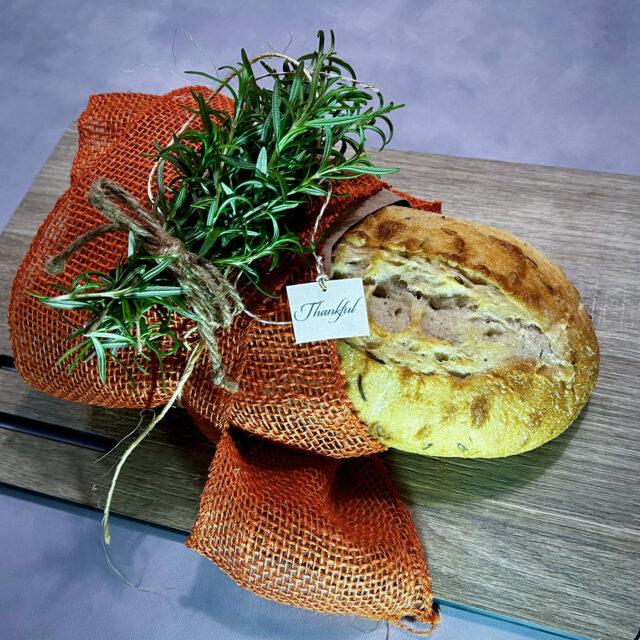 Image for Soli Organic Garlic Herb and Parmesan Cheese Bread